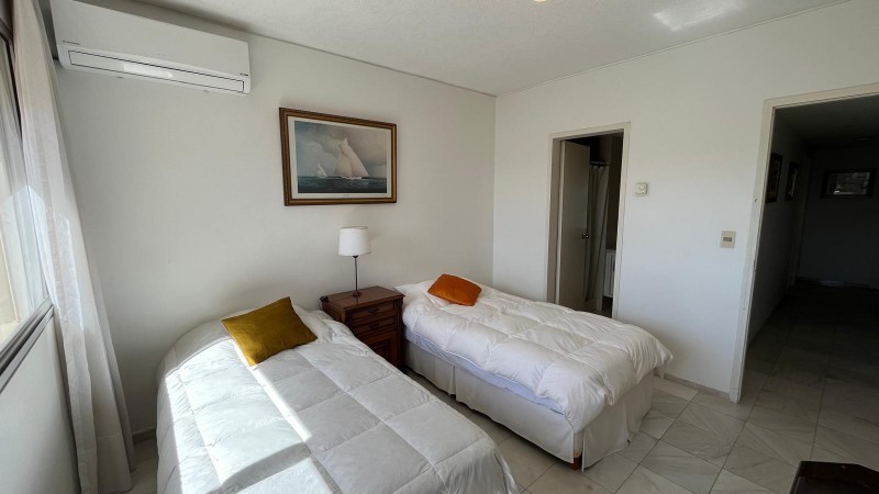 Departamento en venta en edificio primera línea